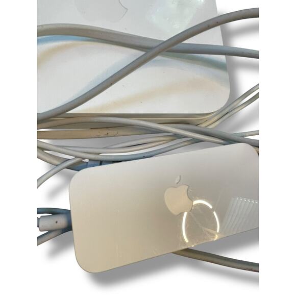 Apple AirPort Extreme A1408 WiFi Base Station Wireless Router Adapter Network - Picture 10 of 11